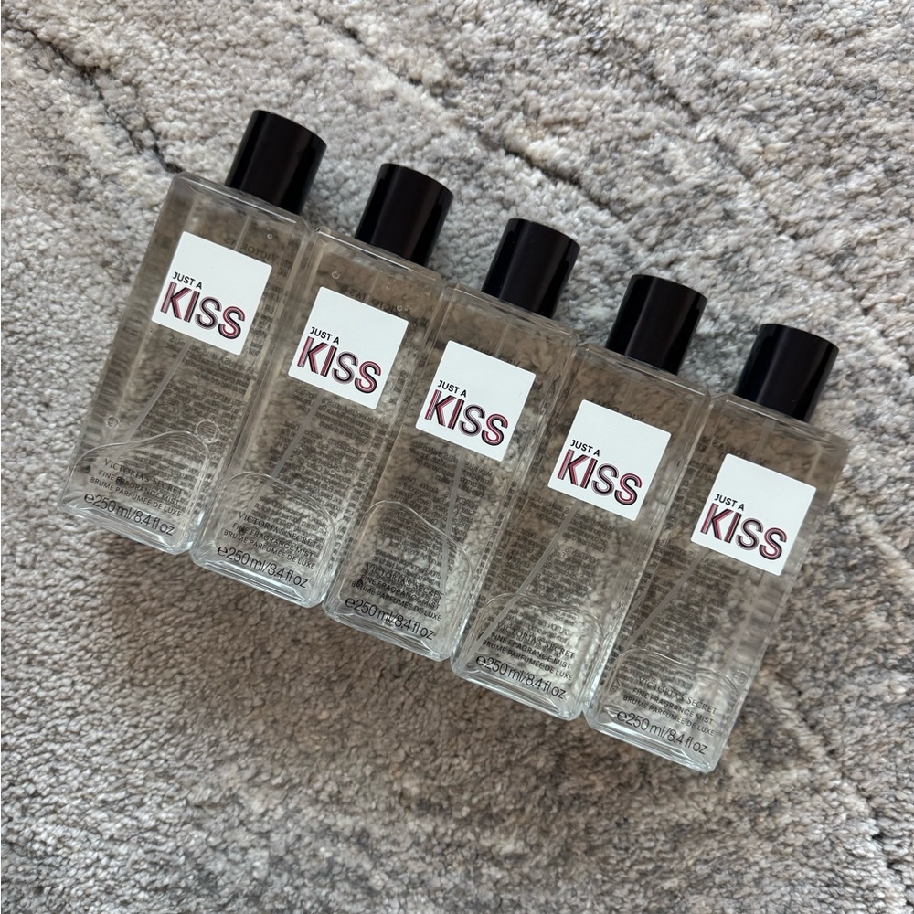 Victoria Secret- just a kiss fine fragrance mist